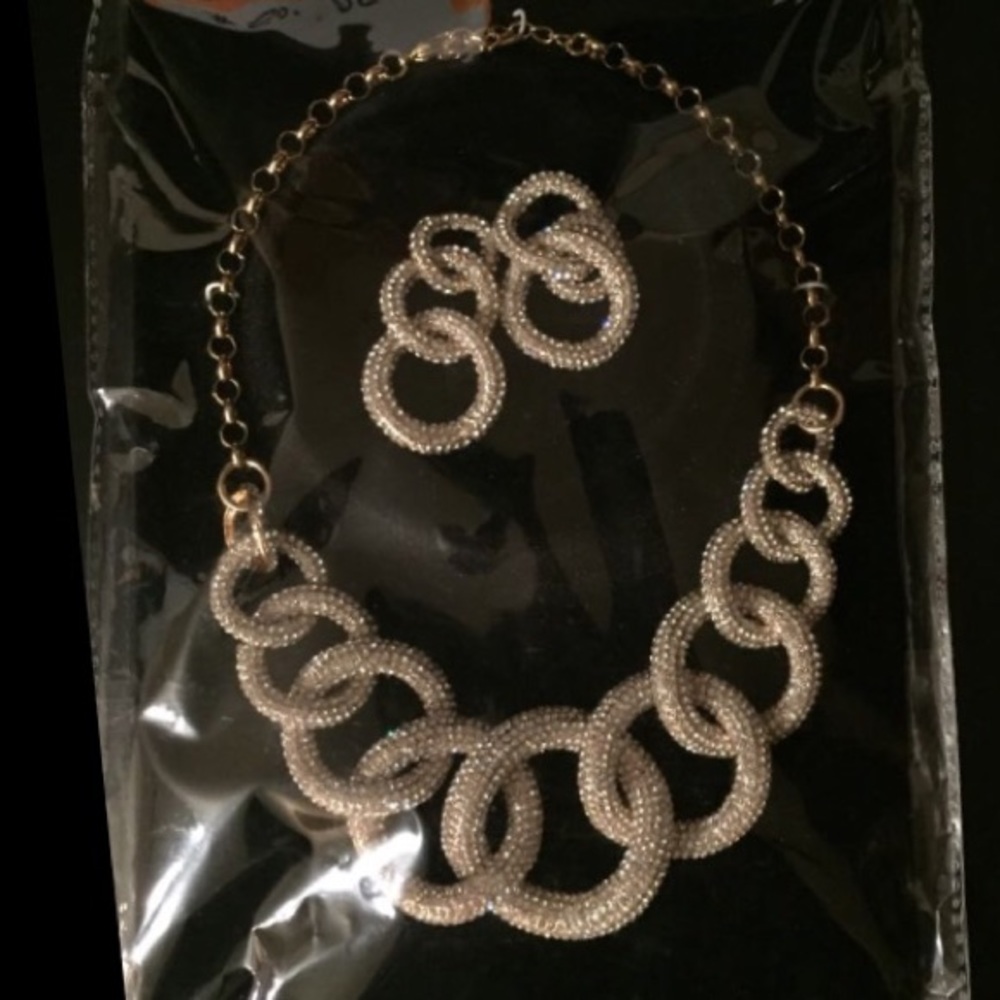 Brand New: Link Chain Rhinestone Necklace